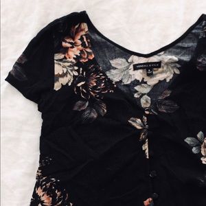 Kendall and kylie cropped tee